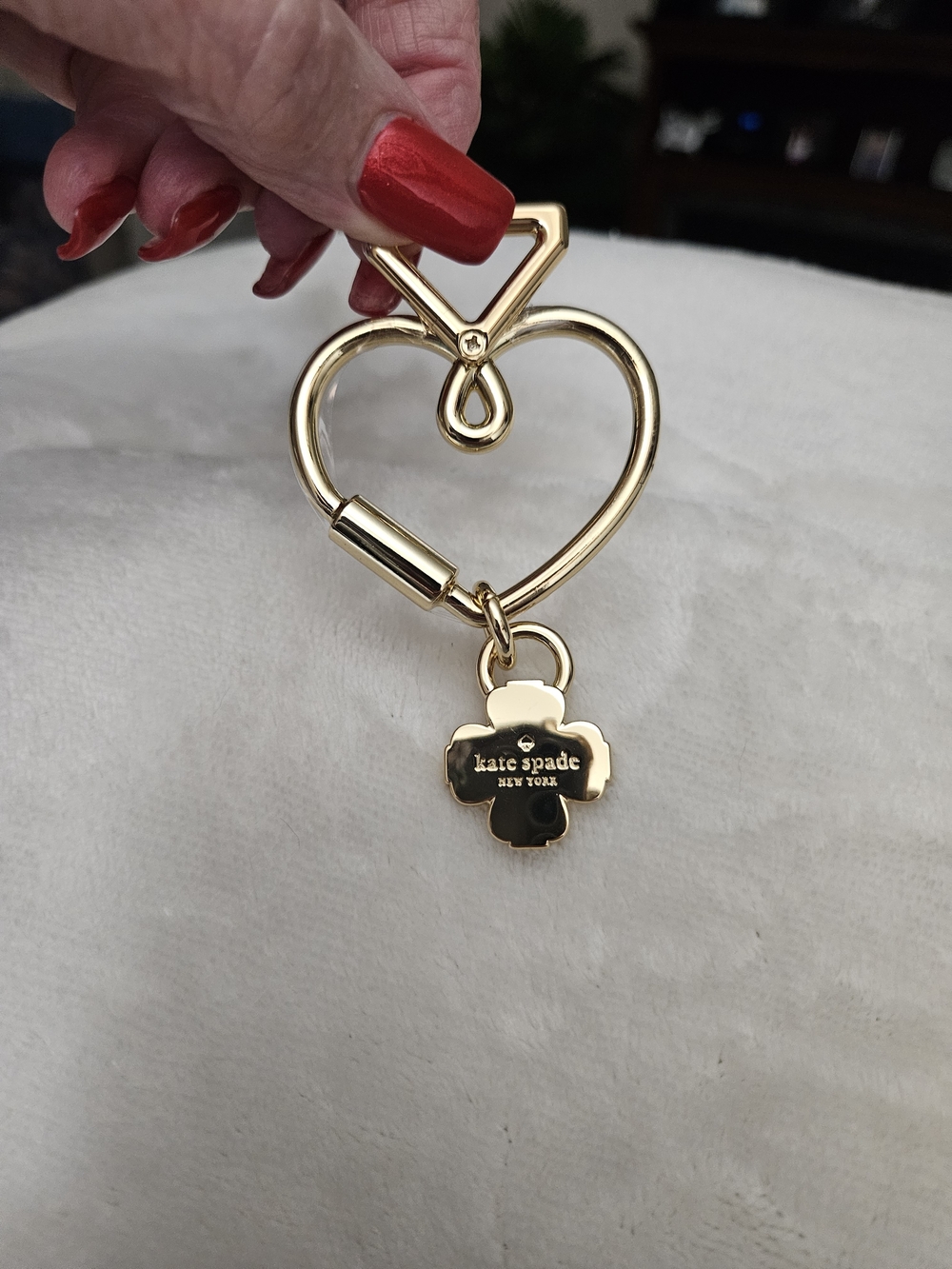 kate spade gold heart keychain with flower charm - Picture 2 of 6